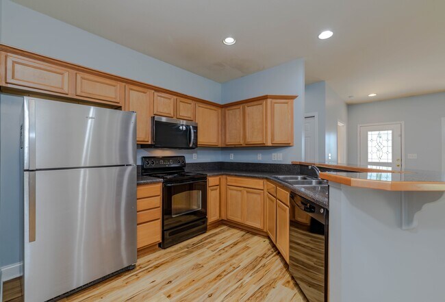 Building Photo - 121 Hatleyberry St