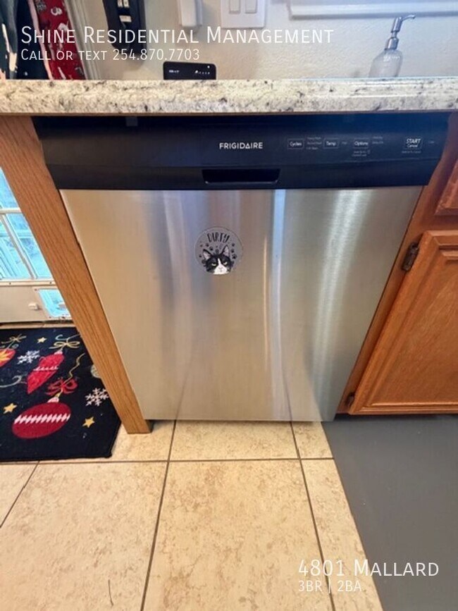 Building Photo - 4801 Mallard-