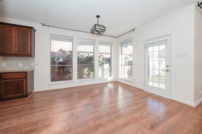 Building Photo - 4426 Greenwood Trace Ln