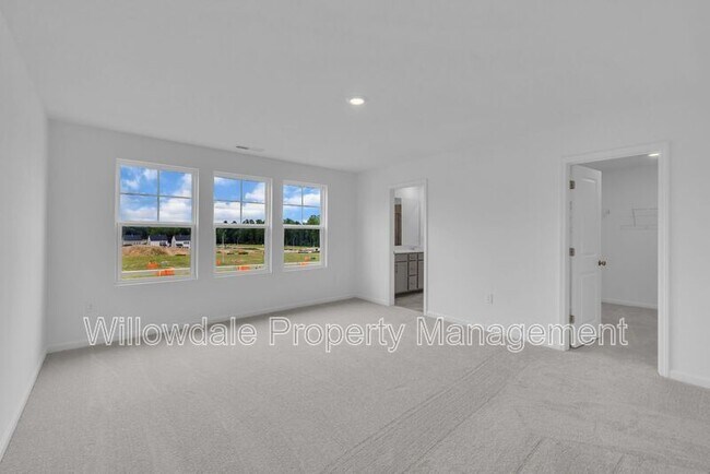 Building Photo - 749 Swim Cave Ln