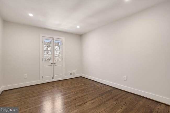 Building Photo - 1110 Wimbledon Dr