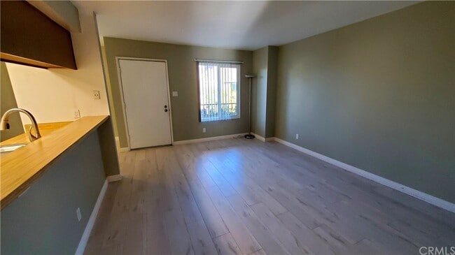 Building Photo - 5484 Dobbs St