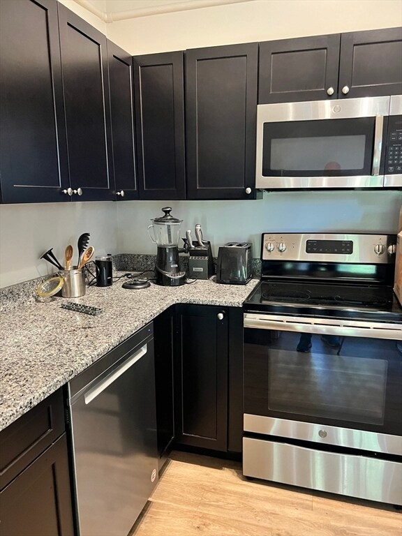 Building Photo - 54 Longmeadow Rd