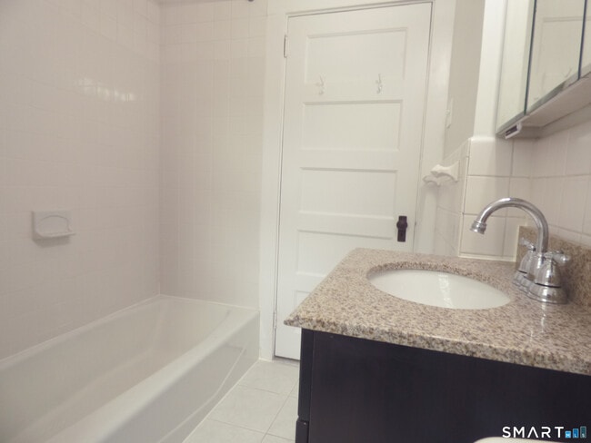 Building Photo - 70 Prospect St