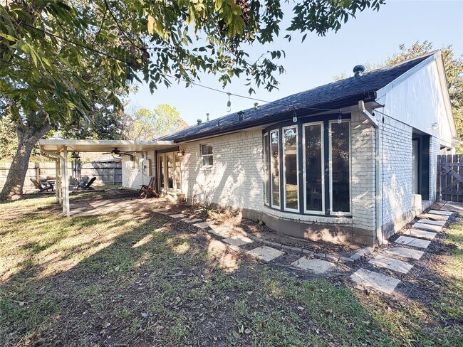 Building Photo - 10734 Glenfield Ct