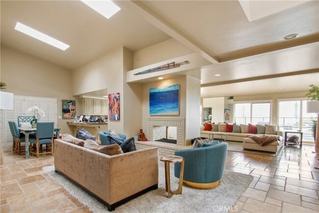 Building Photo - 22872 Via Cordova