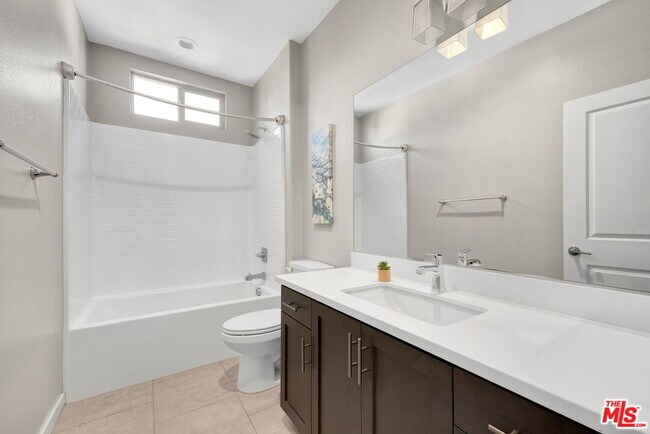 Building Photo - 746 Farrier Wy