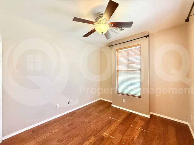 Building Photo - 3318 E Pinot Noir Ave