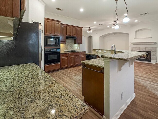 Building Photo - 11032 River Plantation Dr