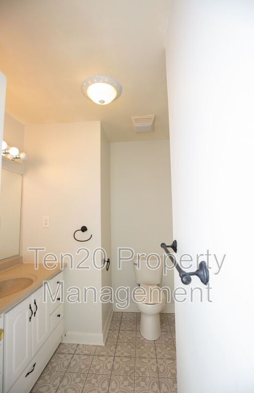 Building Photo - 4034 Savannah Dr