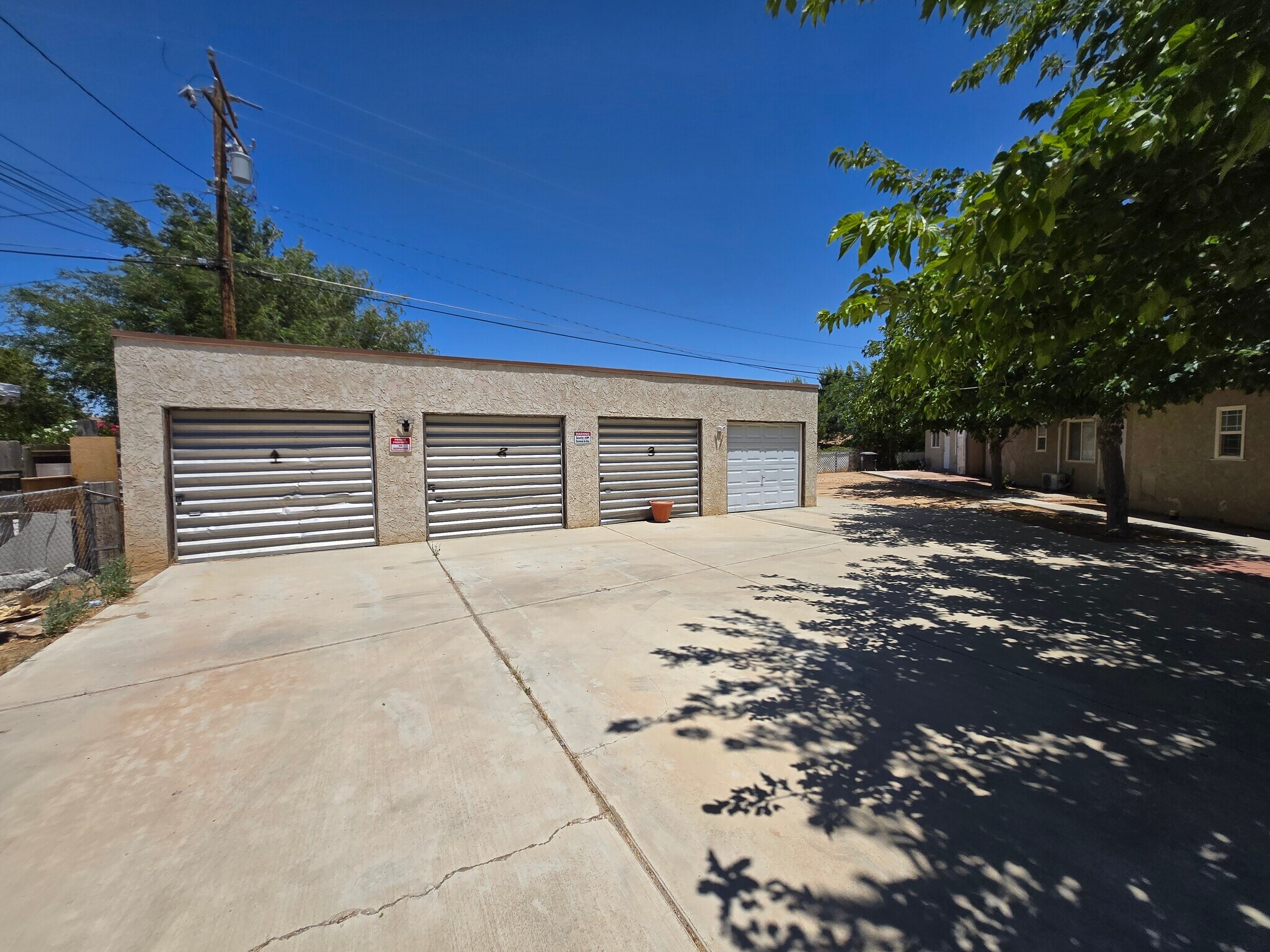 Building Photo - 16340 Villa Dr