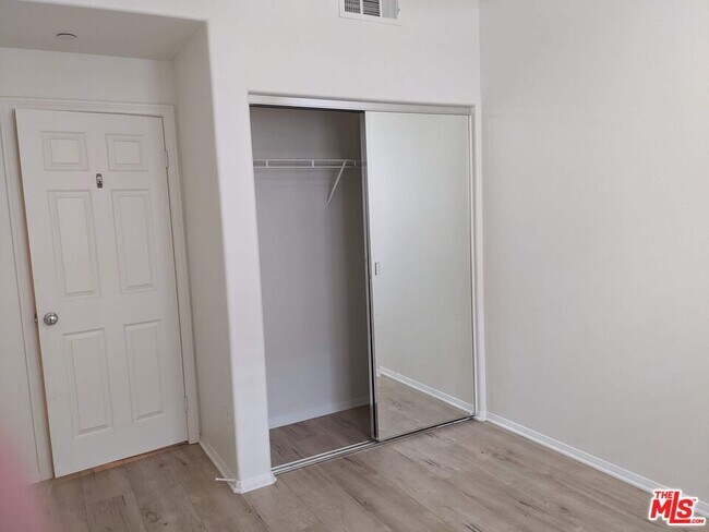 Building Photo - 720 S San Fernando Blvd
