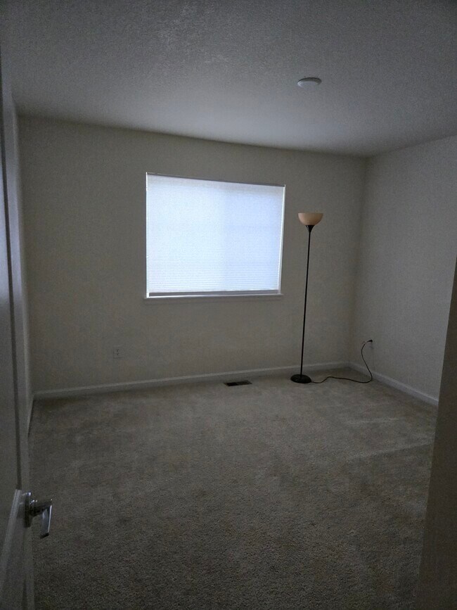 Building Photo - 16806 E 118th Dr