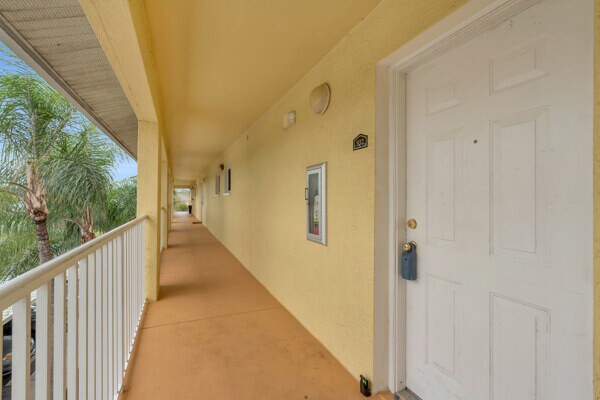 Building Photo - 1549 Sandpiper St