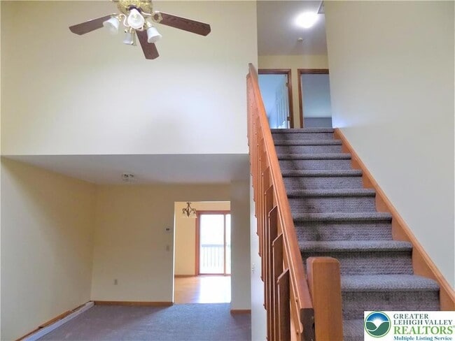 Building Photo - 2733 Victoria Ln