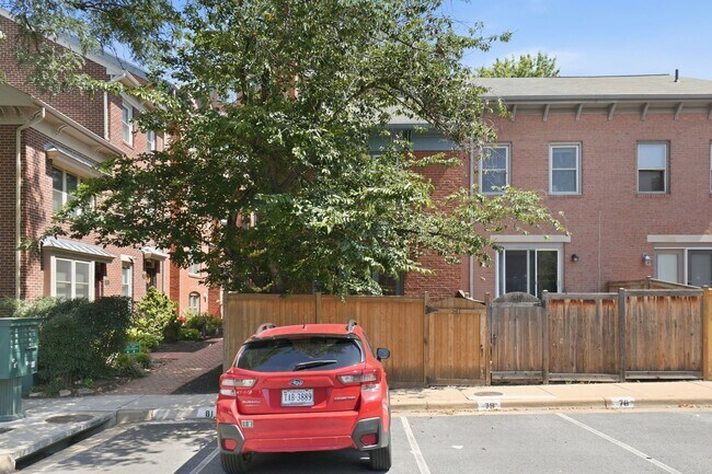 Building Photo - 541 Colecroft Ct