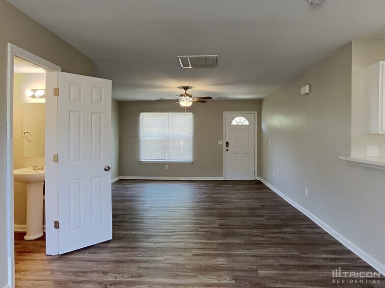 Building Photo - 1316 Crandon Dr