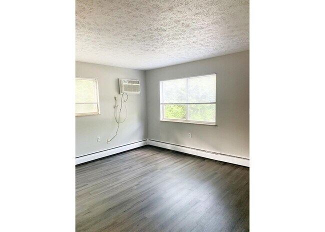 Building Photo - 3033 Clifton Ave