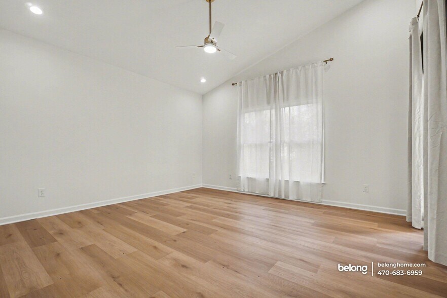 Building Photo - 1017 Sparks St SW