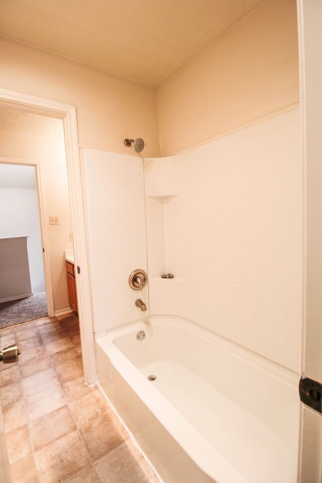 Building Photo - 949 Schertz Pkwy