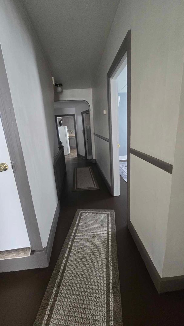 Building Photo - 1221 E Philadelphia St