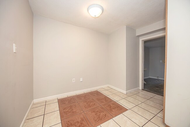 Building Photo - Cute Rental Home