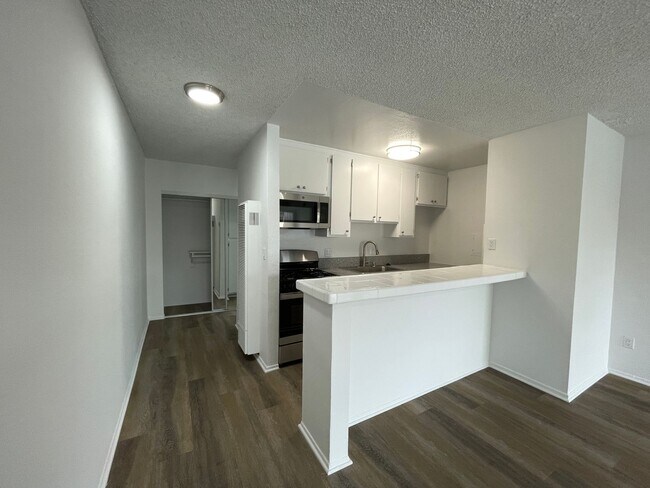 Interior Photo - 6736 Cleon Ave