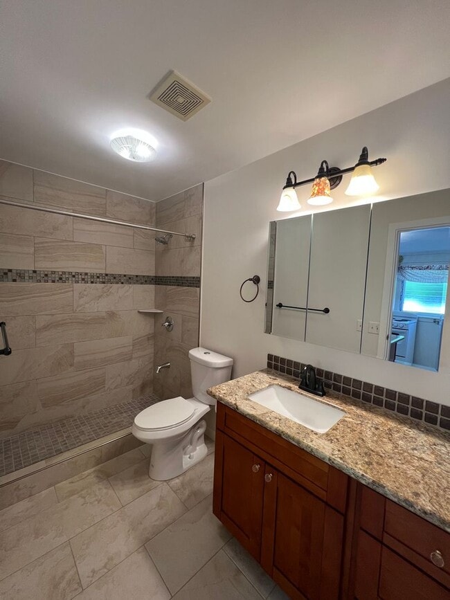 Building Photo - Recently renovated 1 bedroom, 1 bath, 1 parking in Palolo!