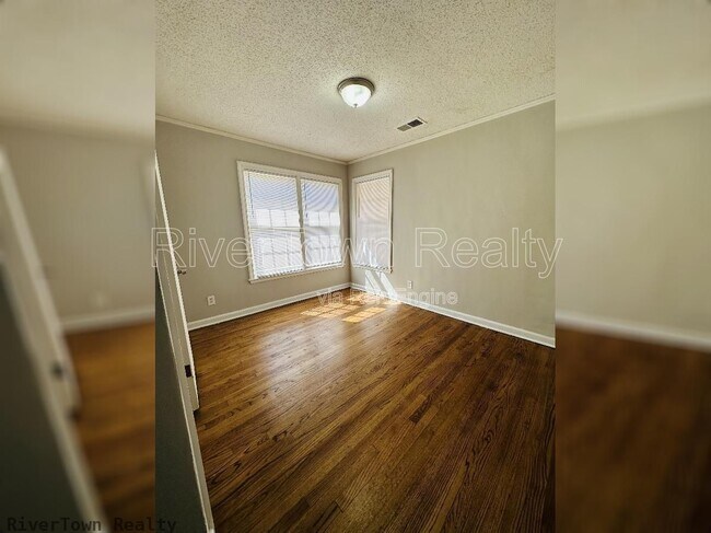 Building Photo - 2176 Vollintine Ave