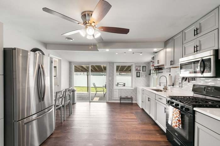 Building Photo - 2303 Sweetbriar Ave