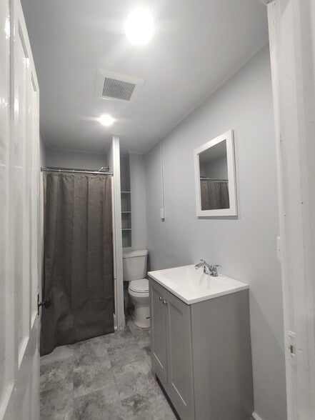 Building Photo - 142 High St