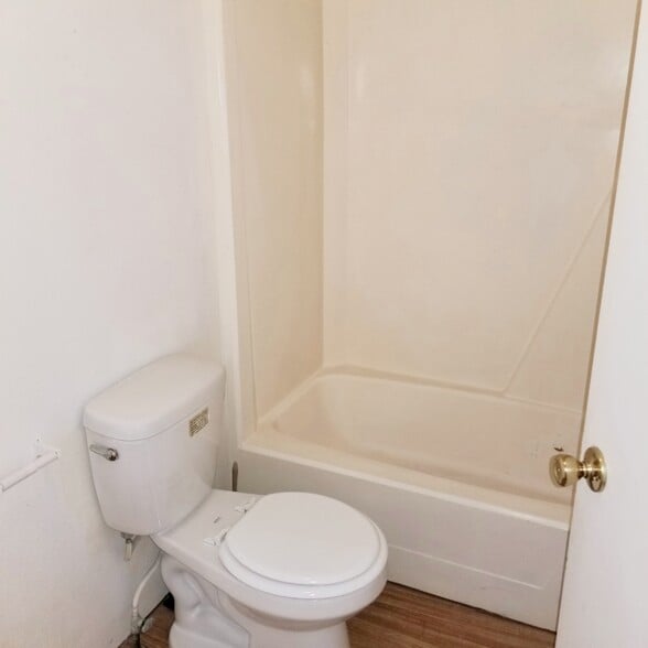 Building Photo - 1010 E Evans Ave