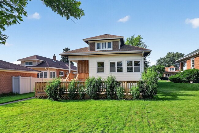 Building Photo - 708 McCarthy Rd