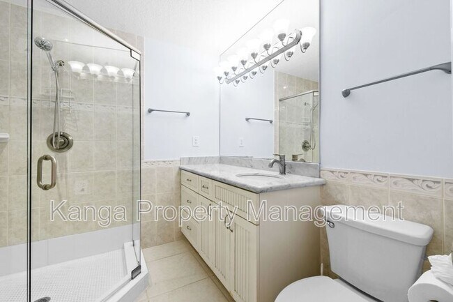 Building Photo - 244 Greymon Dr