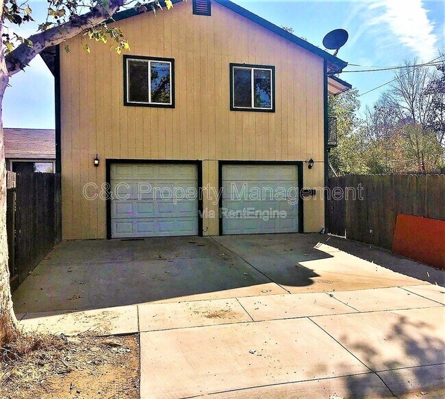Building Photo - 701 Oakland Ave