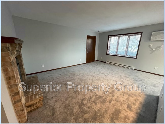 Building Photo - 2 S Wickham Ct