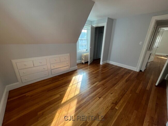 Building Photo - 30 Stearns Rd