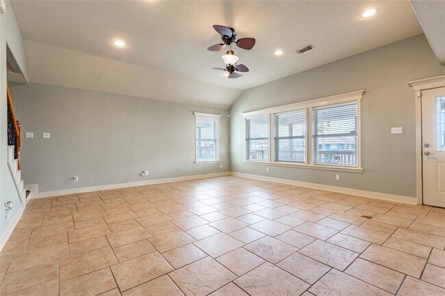 Building Photo - 70 Tarpon St