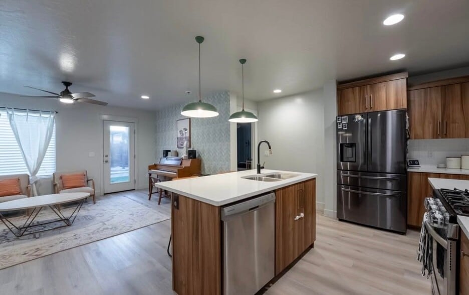 Building Photo - 6020 Ersa Ln
