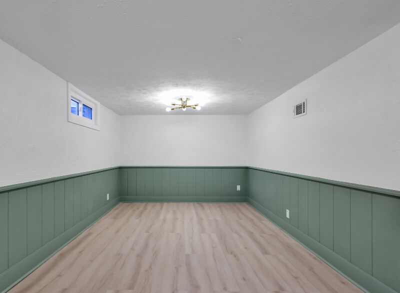 Building Photo - 1927 S 61st St