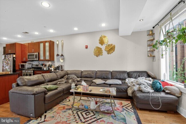 Building Photo - 1535 N Philip St