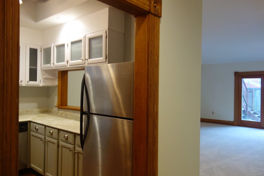 Full sized fridge with ice maker - 216 Kentucky