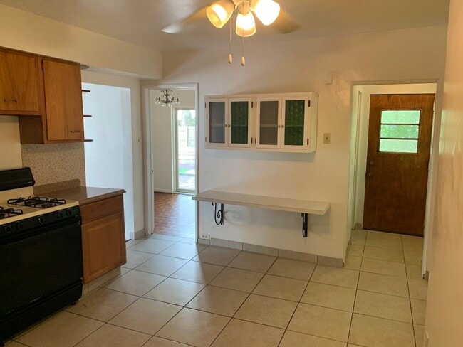 Building Photo - Fantastic Location in the Heart of Squirrel Hill!