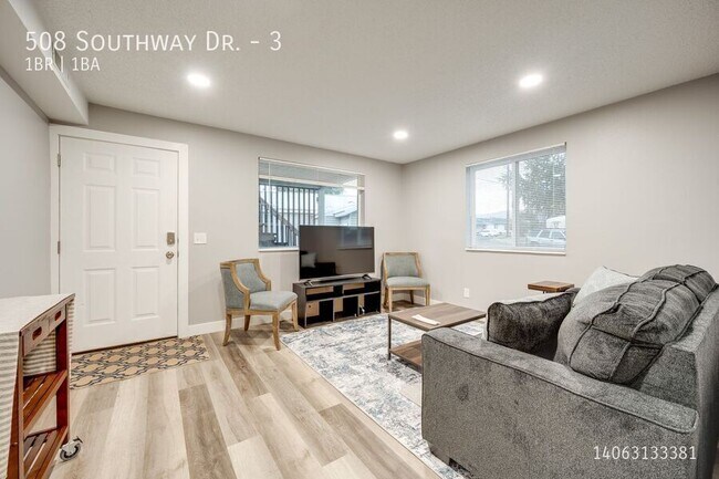 Building Photo - 508 Southway Dr