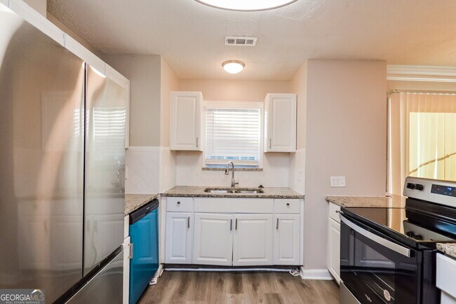 Building Photo - 1693 Laurel Creek Cir