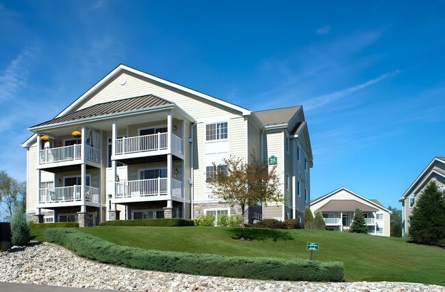 Building Photo - The Glen at Sugar Hill