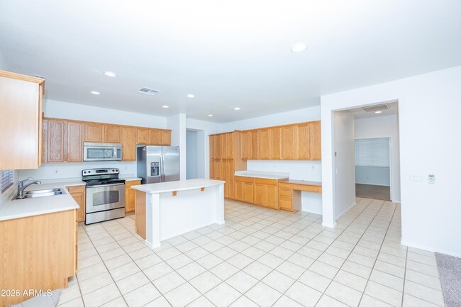 Building Photo - 40930 N Wild West Trail