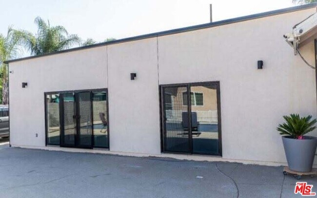 Building Photo - 9904 Laurel Canyon Blvd