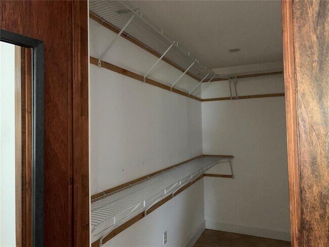 Building Photo - 2436 Waldemere St
