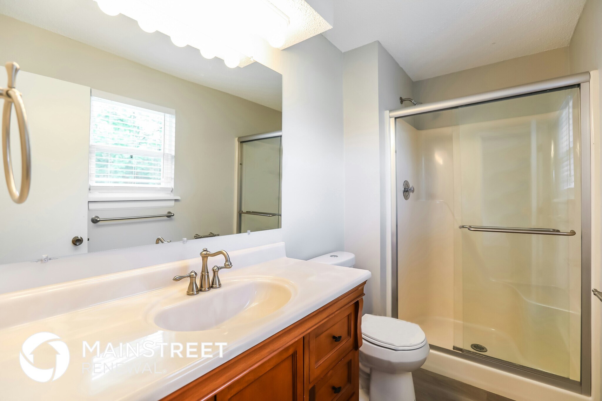 Building Photo - 219 E Pacific Dr